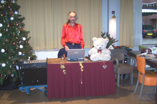Stijldans-DJ. Kerstdagen nog vrij, gratis voor zorginstellingen