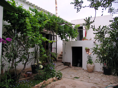 IBIZA KAMERS TE HUUR