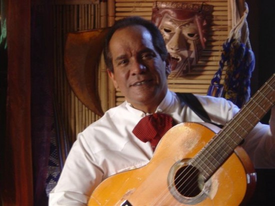 Kenneth Valverde: Zuid-Amerikaanse, Mexicaanse- & Spaanse muziek