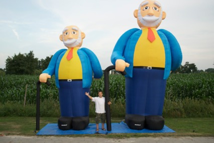 Bruidspaar 4 meter skydancers 6 meter opblaasbaar te huur