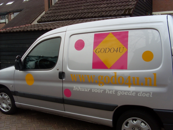 Drive-in show voor het goede doel