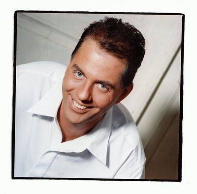 Gevarieerde show met Live zingende dj/entertainer Ronald