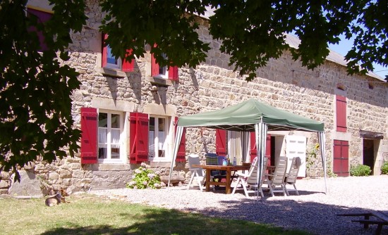 Deze originele Auvergnaatse boerderij uit 1860 is tot een aangenaam vakantiehuis verbouwd