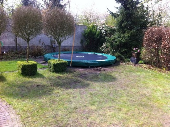 Trampoline ingraven zonder uw tuin te beschadigen!