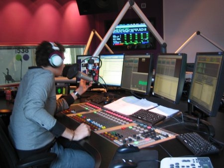 Startend legaal internet radiostation is op zoek naar jou.