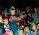 Kinderfeestje, verjaardagsfeest met poppenkast en goochelen, de goochelaar is geweldig.