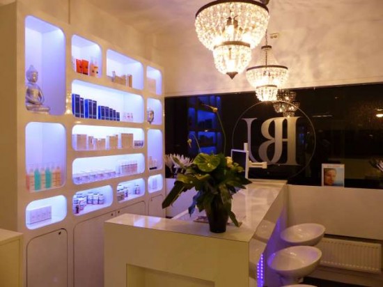 Microdermabrasie gezichtsbehandeling nu 20% korting bij schoonheidssalon Beauty Unlimited Amsterdam