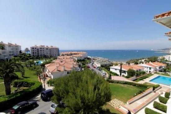 Meer als 40 appartementen en villa's in SITGES en omgeving. — foto 1